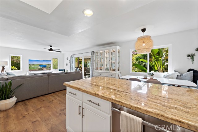 Detail Gallery Image 12 of 35 For 214 via Robina #1,  San Clemente,  CA 92672 - 2 Beds | 2 Baths