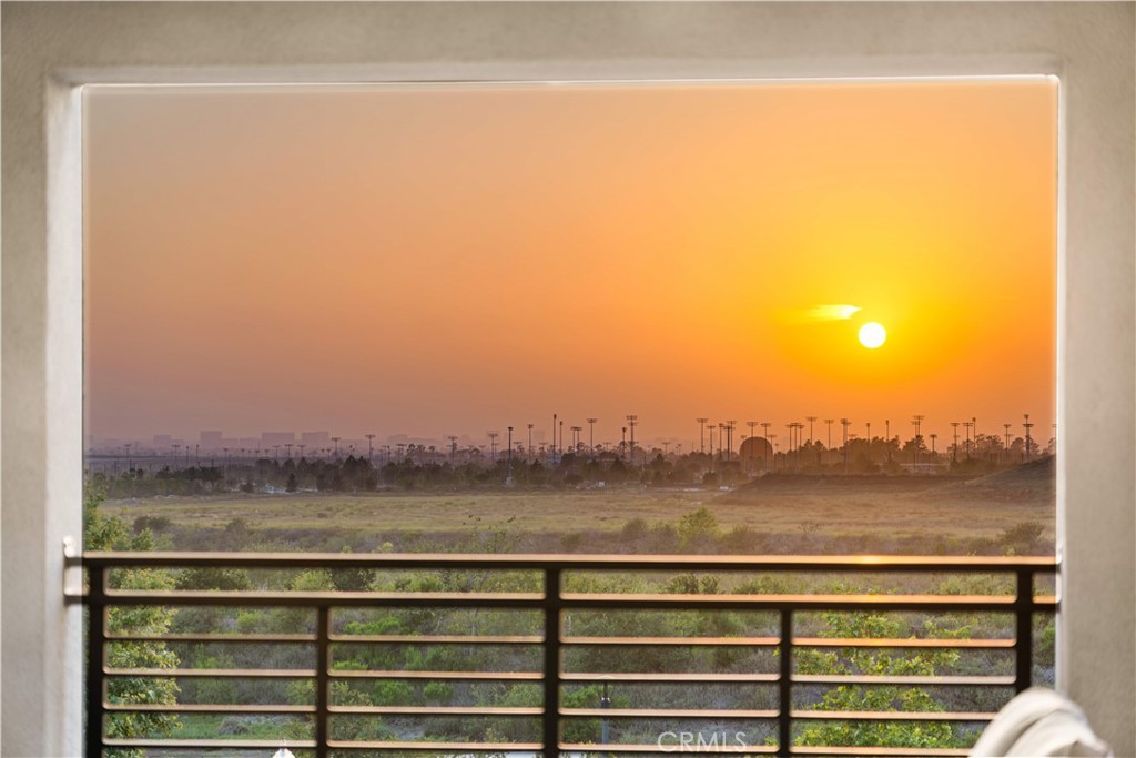 https://media.crmls.org/medias/468c1574-26a3-4fb6-b05a-92a1b6a2abab.jpg?preset=X-Large