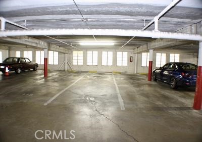 Detail Gallery Image 17 of 17 For 5325 Newcastle, Encino,  CA 91316 - 2 Beds | 1 Baths