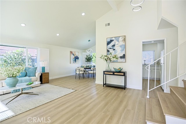 Detail Gallery Image 7 of 68 For 2301 W Manly, Santa Ana,  CA 92704 - 4 Beds | 2/1 Baths