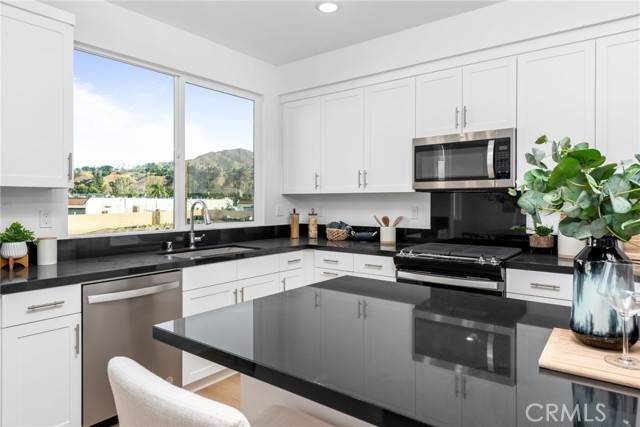 1140 Santo Antonio Drive, Colton CA: https://media.crmls.org/medias/468df02e-9738-4734-931a-0a9ccbc1433c.jpg