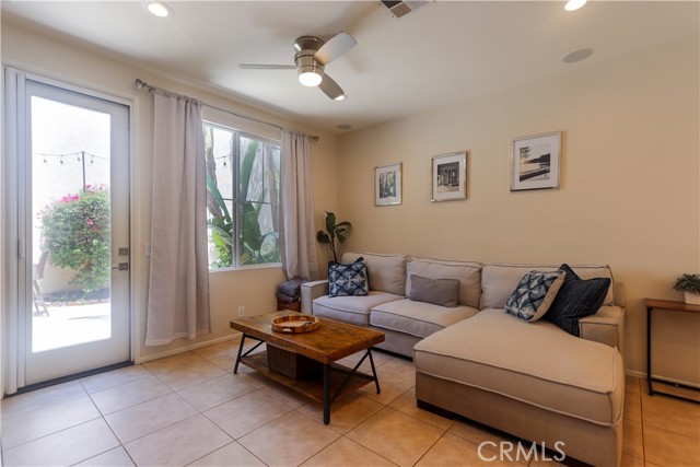 Detail Gallery Image 12 of 46 For 142 Main Street, Ladera Ranch,  CA 92694 - 4 Beds | 2/1 Baths