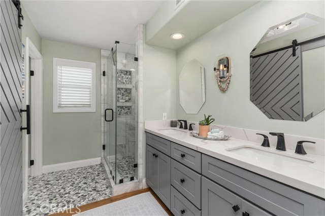 117 Alabama Street, Huntington Beach CA: https://media.crmls.org/medias/468f4477-c8e2-47e3-ba64-96199c418f5a.jpg