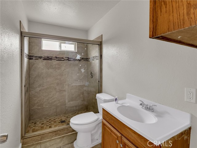 Detail Gallery Image 10 of 14 For 413 1/2 E Darlan St, Gardena,  CA 90248 - 2 Beds | 1 Baths