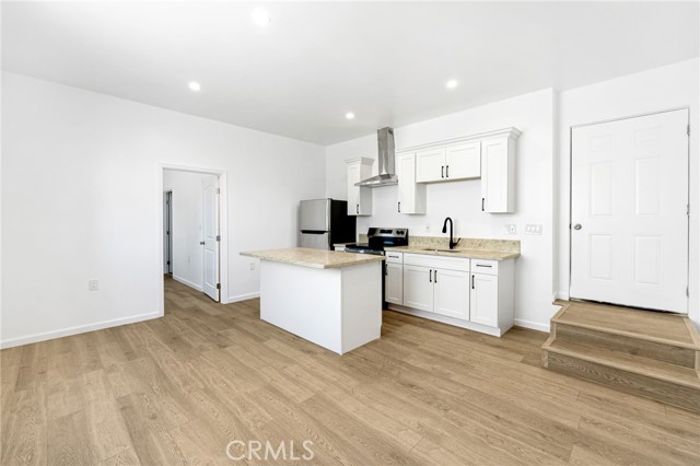 Front Image Thumbnail for CRBB25270701