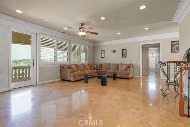 Image 28 of 75 For 12468 Longacre