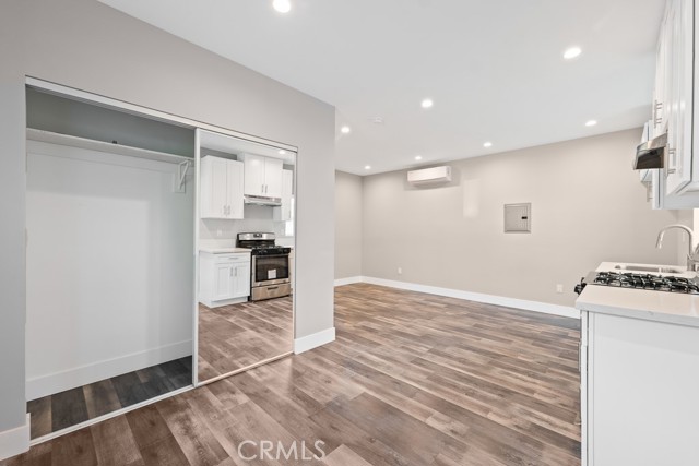 7719 Nestle Avenue, Reseda CA: https://media.crmls.org/medias/4690b2ee-e73e-4973-8fc2-a7fdff2ef107.jpg