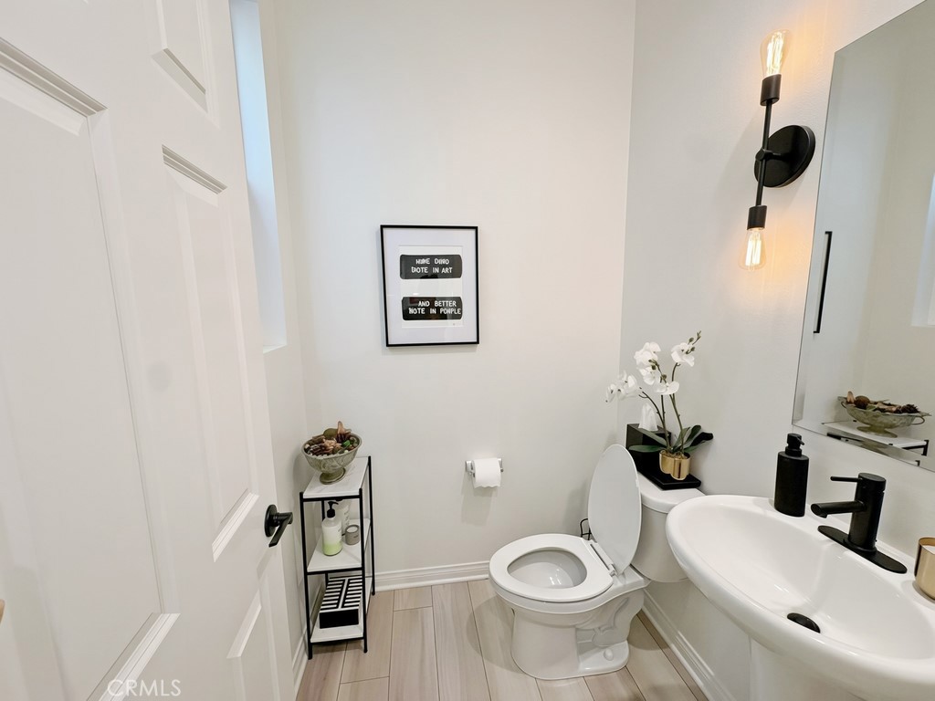 https://media.crmls.org/medias/469178d8-729e-4421-b441-c71d74b733eb.jpg?preset=X-Large