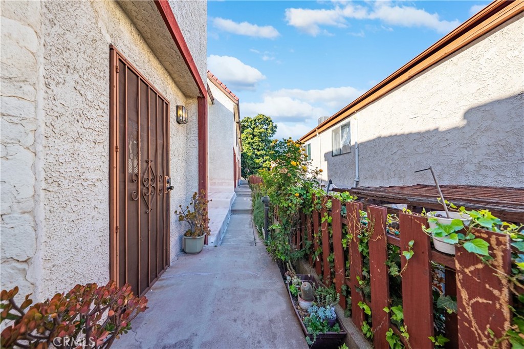 MLS #WS25239022 image #2