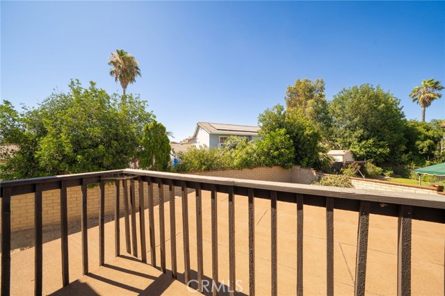 2341 N Palm Avenue, Rialto CA: https://media.crmls.org/medias/4691a6ff-89a8-4569-b315-200c6a3715f1.jpg