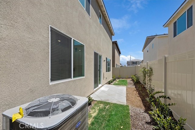 Detail Gallery Image 4 of 26 For 2053 Bergamot St, Redlands,  CA 92374 - 3 Beds | 2/1 Baths