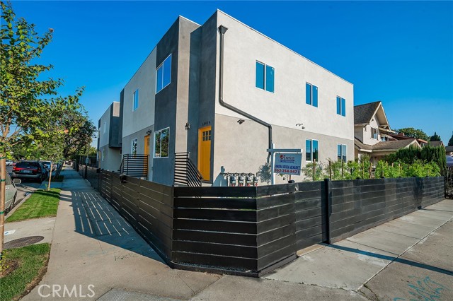 Detail Gallery Image 1 of 65 For 1348 W 41st Pl, Los Angeles,  CA 90037 - – Beds | – Baths