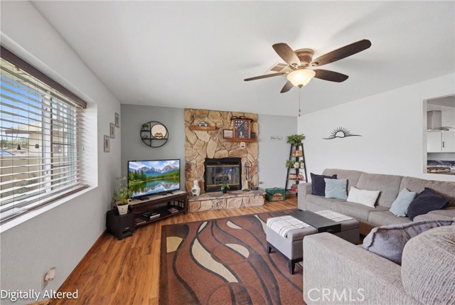 Detail Gallery Image 8 of 31 For 217 N Hemet, Hemet,  CA 92544 - 3 Beds | 2 Baths