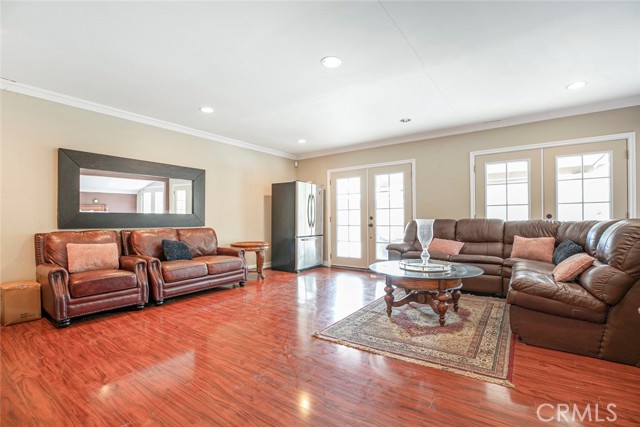 13353 Sylvan Street, Van Nuys CA: https://media.crmls.org/medias/4692efcf-d596-410f-bff1-33394f6447d2.jpg