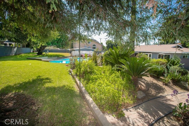 1019 W Milton Drive, Glendora CA: https://media.crmls.org/medias/46932372-7689-47f7-9a3e-883ddad9058a.jpg