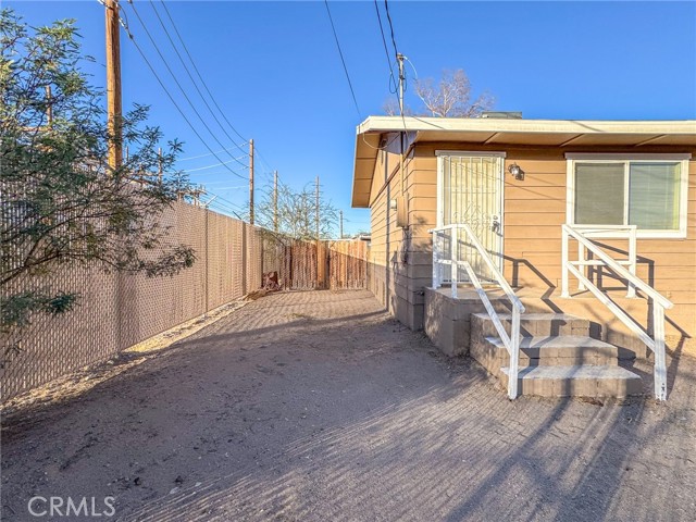 Detail Gallery Image 4 of 38 For 804 Vine St, Needles,  CA 92363 - 2 Beds | 2 Baths