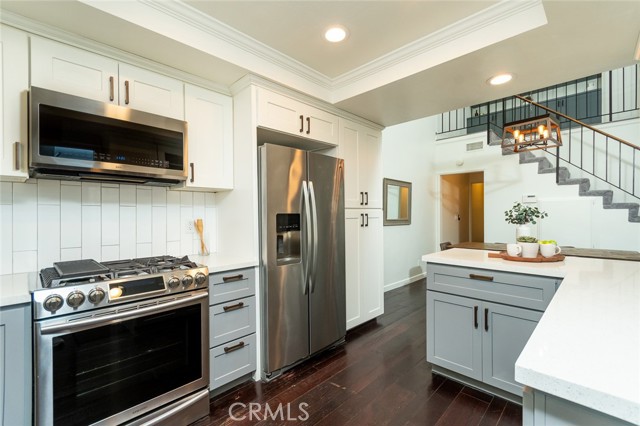 Detail Gallery Image 12 of 31 For 12421 Ramona, Hawthorne,  CA 90250 - 3 Beds | 3 Baths