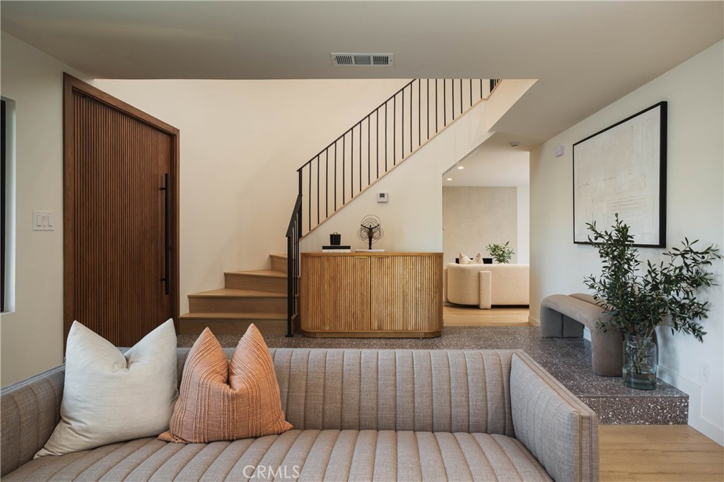 MLS #OC25232077 image #10