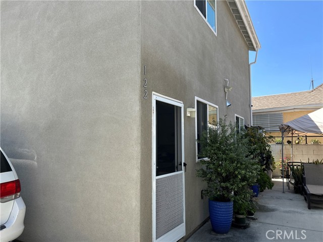 Detail Gallery Image 2 of 20 For 122 E 31st St, Los Angeles,  CA 90011 - 3 Beds | 4 Baths