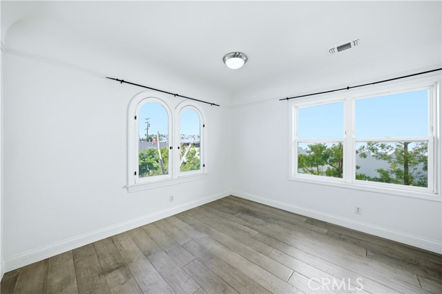 Detail Gallery Image 39 of 46 For 108 Roycroft Ave, Long Beach,  CA 90803 - 4 Beds | 3/1 Baths