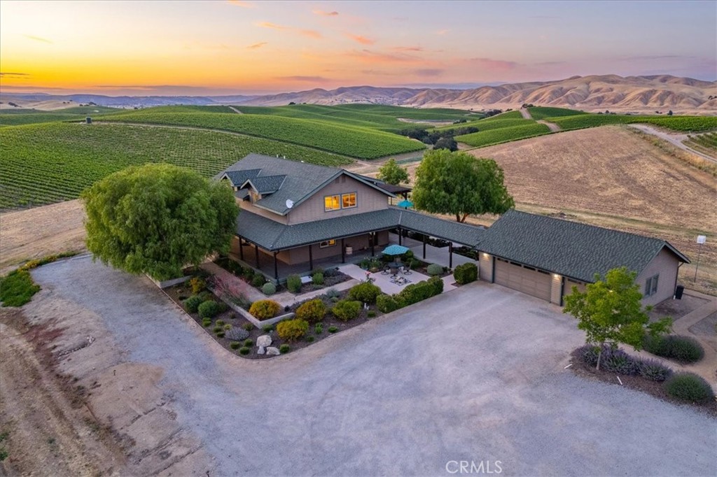 950 Indian Dune Rd, Paso Robles, CA 93451