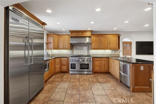 Detail Gallery Image 10 of 75 For 5580 E Saint Irmo Walk, Long Beach,  CA 90803 - 3 Beds | 2/1 Baths