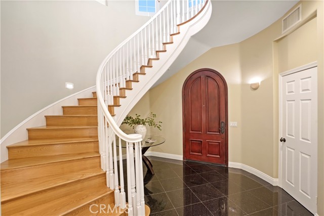 Image 9 of 63 For 907 Deerhill Road