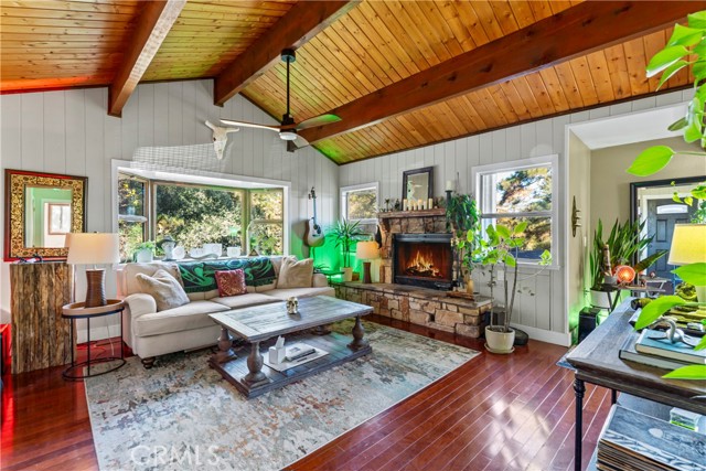 Detail Gallery Image 5 of 49 For 337 Wylerhorn, Crestline,  CA 92325 - 3 Beds | 2/1 Baths