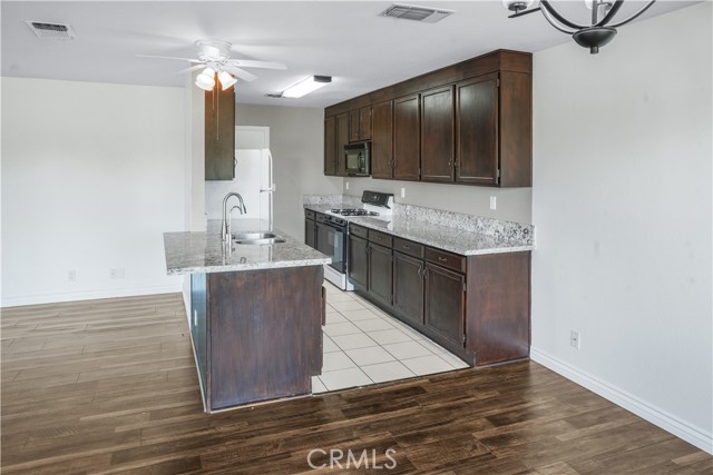 Detail Gallery Image 14 of 33 For 27535 Lakeview Dr #37,  Helendale,  CA 92342 - 2 Beds | 2 Baths