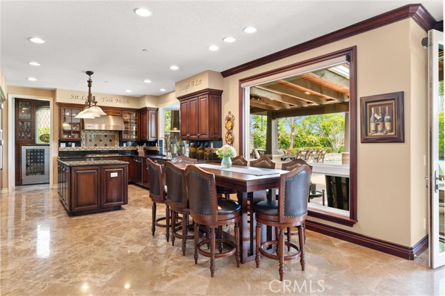 18912 Rockinghorse Lane, Huntington Beach CA: https://media.crmls.org/medias/4698221f-d30a-4992-86a1-a99cf481c5d1.jpg