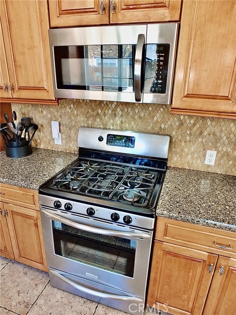 4306 Hackett Avenue, Lakewood CA: https://media.crmls.org/medias/4698542e-cd12-41dd-a1b3-600bc8caa670.jpg