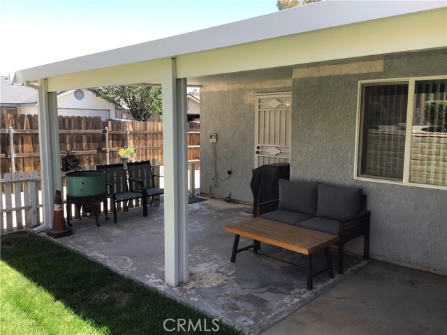 9144 Oakleaf Court, Hesperia CA: https://media.crmls.org/medias/4698694d-015b-4ad7-8e2f-85764892be84.jpg