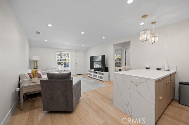 Detail Gallery Image 7 of 29 For 8313 Kittyhawk Ave, Los Angeles,  CA 90045 - – Beds | – Baths