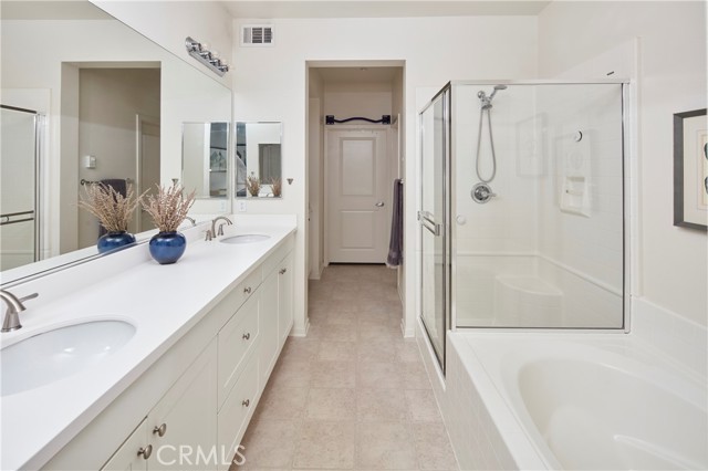 Detail Gallery Image 10 of 23 For 12920 Central Ave #401,  Hawthorne,  CA 90250 - 1 Beds | 1/1 Baths