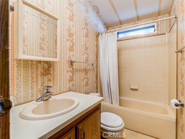 4556 Windward, Paso Robles CA: https://media.crmls.org/medias/469a4a11-c3e5-40a6-bd61-00d131b4605f.jpg