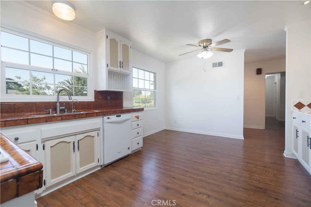 MLS #OC25162485 img 11