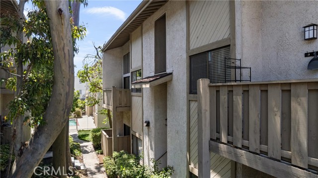 Detail Gallery Image 2 of 28 For 18433 Hatteras St #506,  Tarzana,  CA 91356 - 2 Beds | 2 Baths
