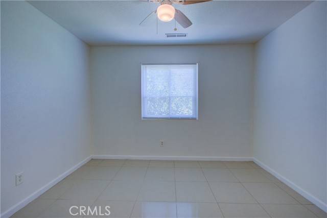 402 La Mesa Street, Merced CA: https://media.crmls.org/medias/469afeaa-8e5e-41ae-a7d2-1795b426d414.jpg