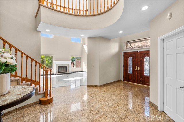 Detail Gallery Image 7 of 46 For 6056 Lake Lindero, Agoura Hills,  CA 91301 - 4 Beds | 3/1 Baths