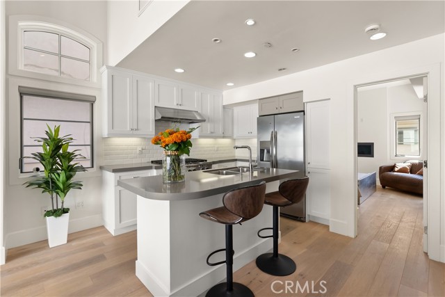 Detail Gallery Image 6 of 31 For 606 1/2 Marigold Ave, Corona Del Mar,  CA 92625 - 2 Beds | 2/1 Baths