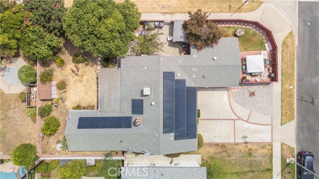 6402 Graves Avenue, Van Nuys CA: https://media.crmls.org/medias/469bf9b4-0400-4f0c-b6cd-b9485e8fc9d1.jpg