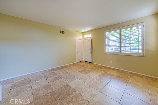 955 Blackberry Lane, Carson CA: https://media.crmls.org/medias/469c30cb-4900-43fa-8334-b22862935790.jpg