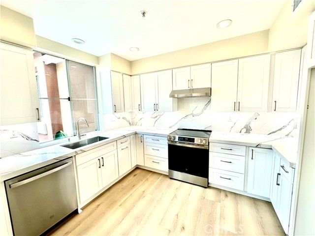 505 Marinella Aisle, Irvine CA: https://media.crmls.org/medias/469c78f7-1803-444c-a0b3-f16d106eb3a8.jpg