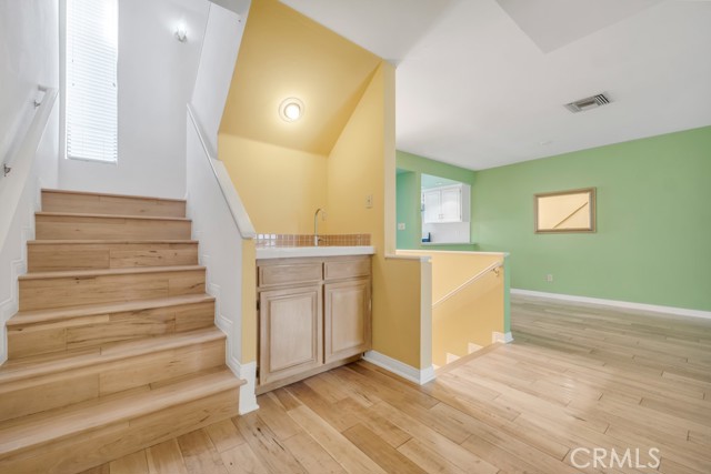 Detail Gallery Image 16 of 29 For 827 E Maple St #3,  Glendale,  CA 91205 - 3 Beds | 2/1 Baths