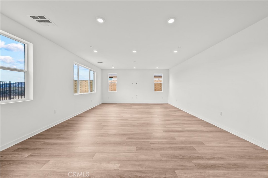 MLS #SR25261066 image #21