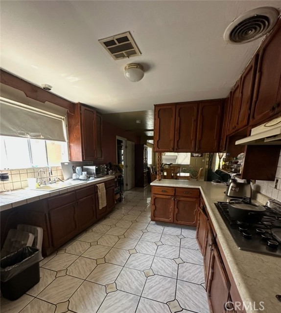 829 Foxworth Avenue, La Puente CA: https://media.crmls.org/medias/469cfb6f-e5d1-4ee8-a5d1-8eebe47ededc.jpg