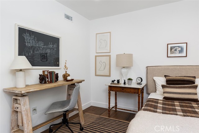 1130 Windsor Place, South Pasadena CA: https://media.crmls.org/medias/469d8dc4-26e2-48e2-a80a-29ea1e391e1f.jpg