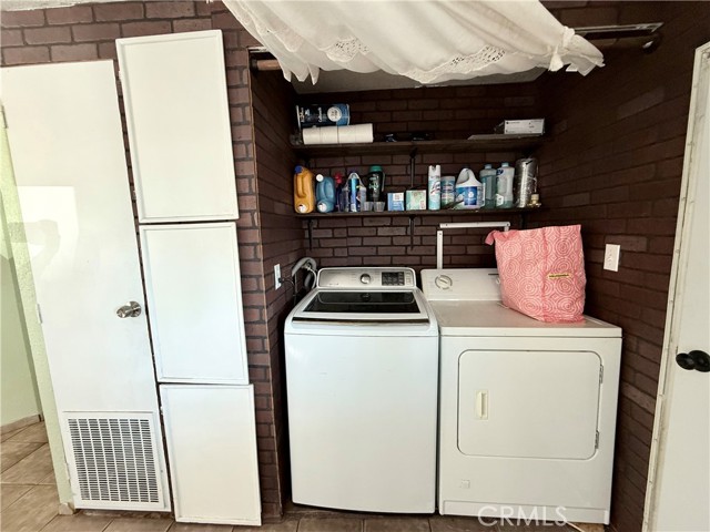 Detail Gallery Image 16 of 37 For 1855 Riverside, Ontario,  CA 91761 - 3 Beds | 2 Baths