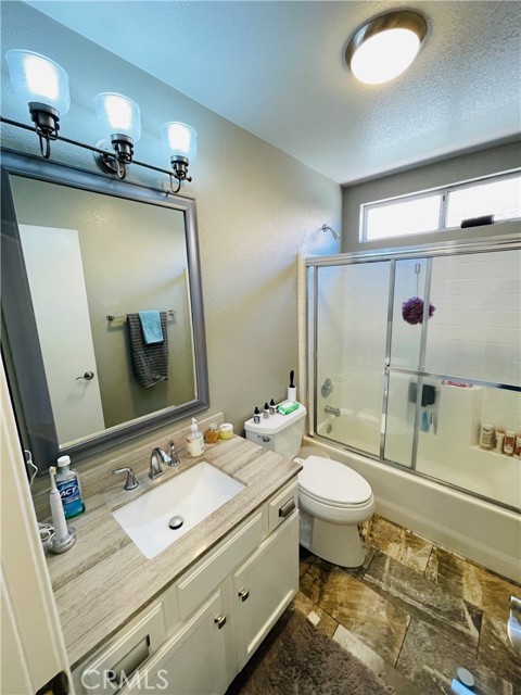 Detail Gallery Image 20 of 38 For 31926 Calle Novelda, Temecula,  CA 92592 - 3 Beds | 2 Baths