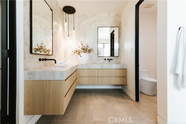 Detail Gallery Image 16 of 24 For 2321 Mesa Dr, Newport Beach,  CA 92660 - 5 Beds | 4/1 Baths